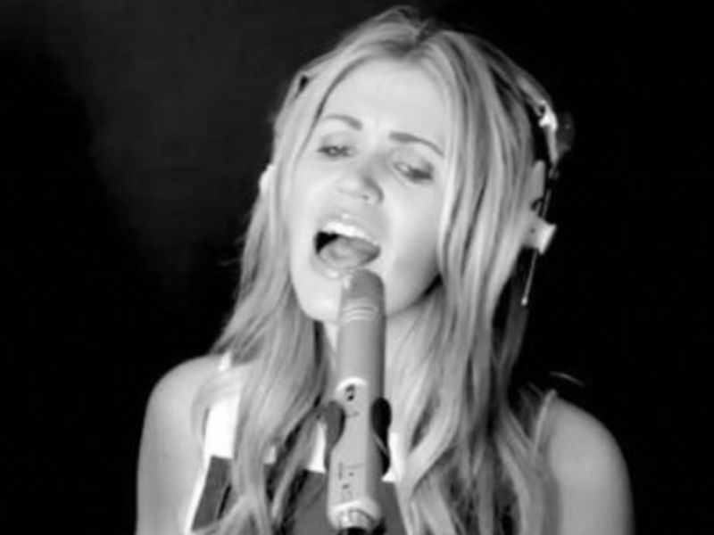 Hayley | Female Wedding And Event Singer Uk
