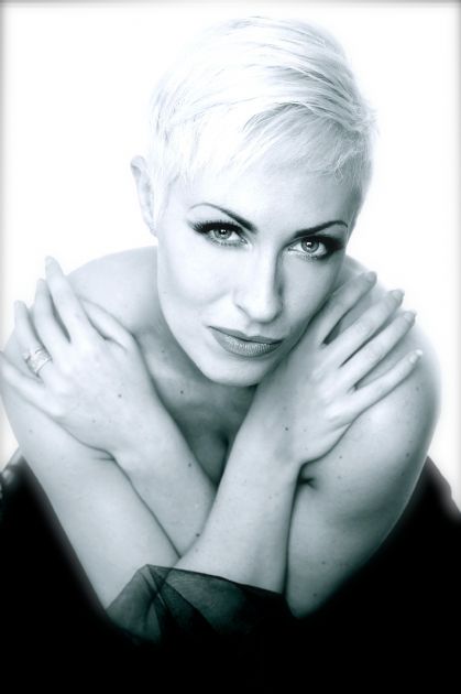 Gallery: Annie Lennox by Stacy
