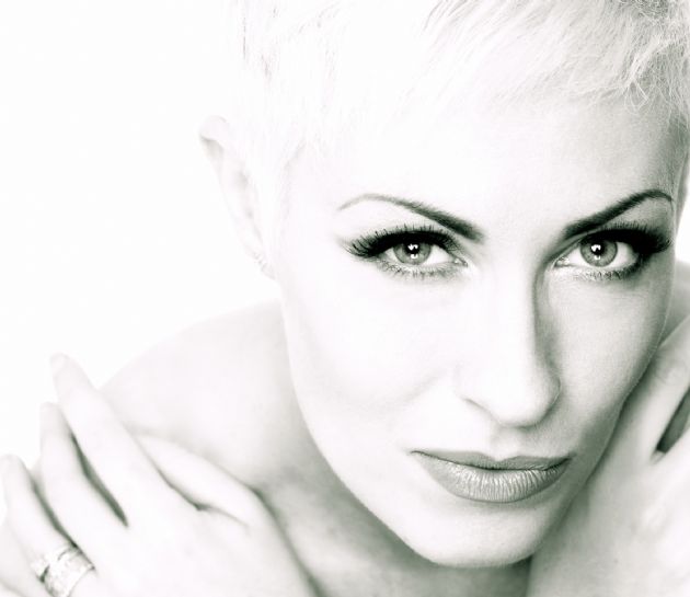 Gallery: Annie Lennox by Stacy