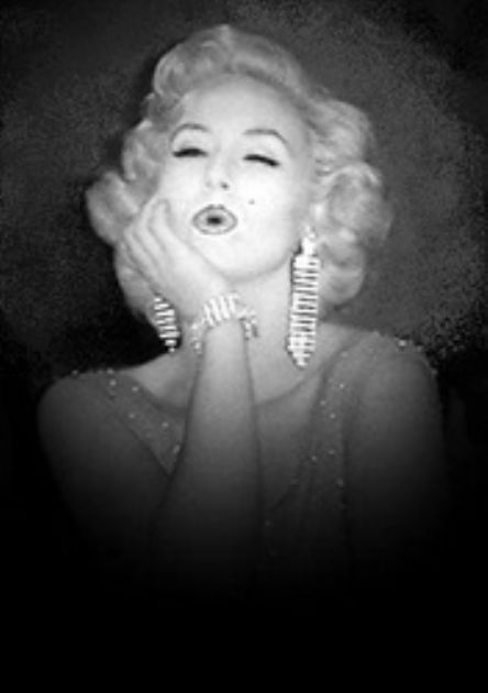 Gallery: Marilyn Monroe Lookalike