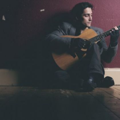 Oliver - Guitarist