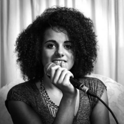 Francesca Does... Live Lounge