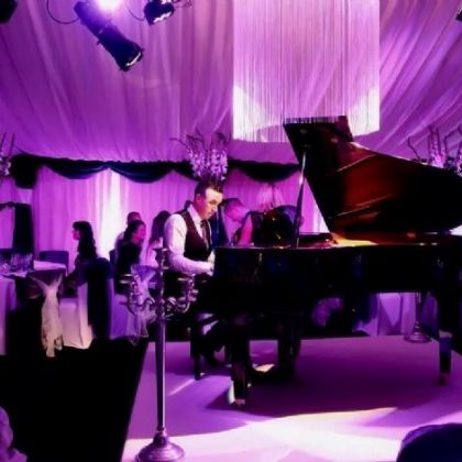 Jay - Solo Pianist